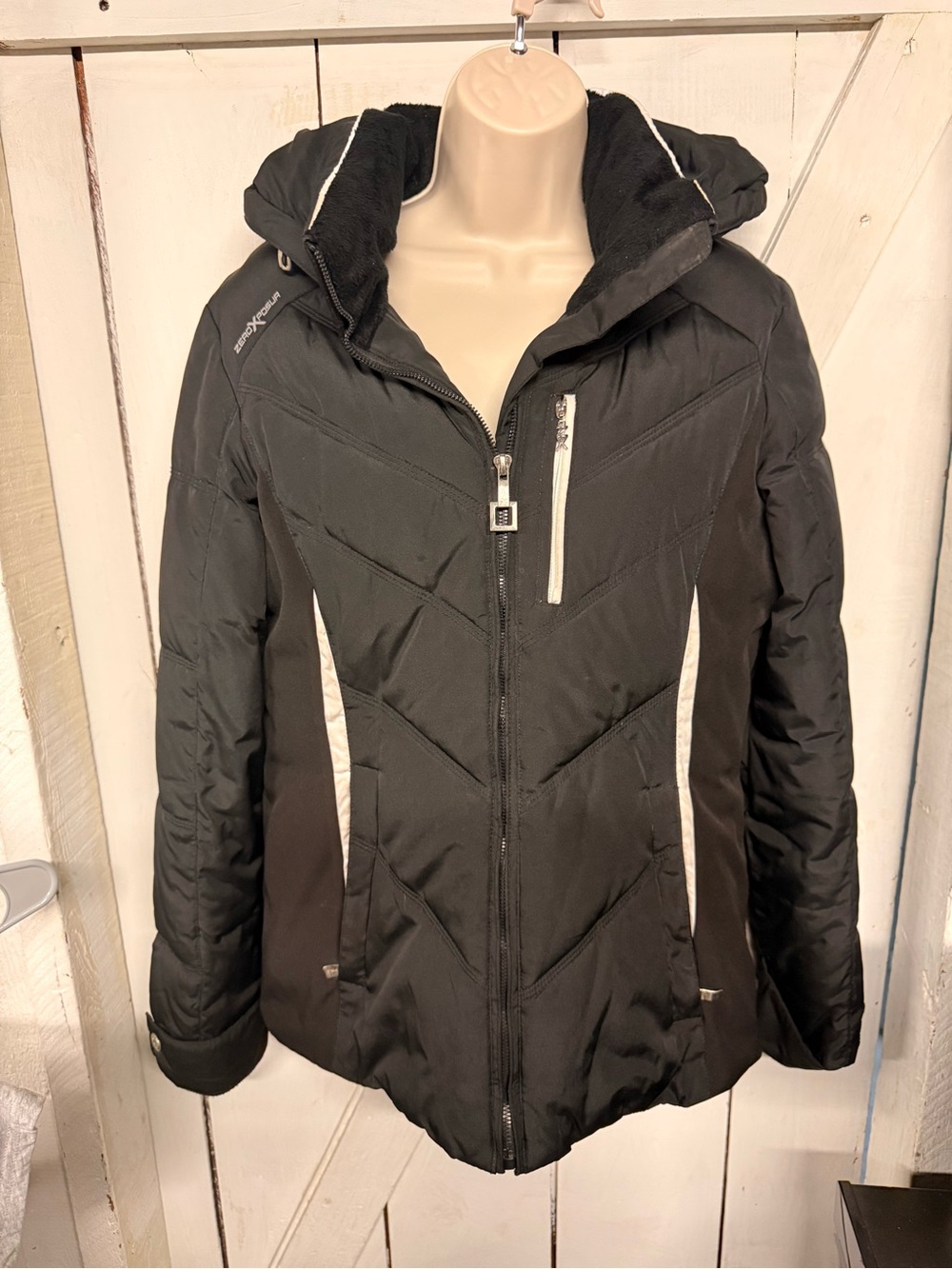 ZeroXposur Women's Black Insulated Ski Jacket with Hood